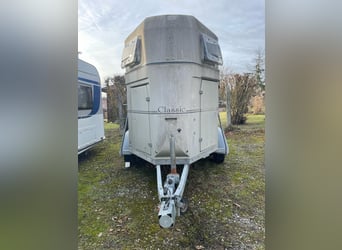 Remolque para caballos Böckmann Classic de doble piso, completamente de polietileno