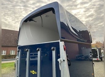 Humbaur Pferdeanhänger Pegasus Style 2700 S 2,7t Sattelkammer 100km/h Dark Blue