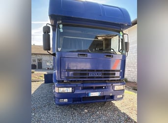 Furgón de 8 plazas con motor nuevo Eurotech Iveco