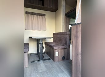 Transportador de 3 caballos con zona de vivienda, capacidad de 7,5 toneladas
