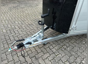 Humbaur Pferdeanhänger Xanthos Aero 2400 2,4t Sattelkammer 100km/h Black