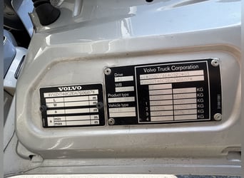 Volvo FM 500 AKX Transportador de caballos para 8 caballos con cabina de autocaravana - horse truck