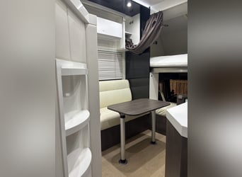 Volvo FM 500 AKX Transportador de caballos para 8 caballos con cabina de autocaravana - horse truck
