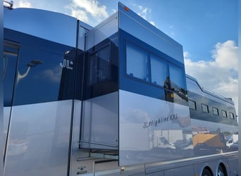 Mercedes-Benz Actros 2551 Horse Truck + Living (2017) —  5–6 horses — 23.236 km — Euro 6 Mercedes-Benz Actros 2551 Horse Truck + Living (2017) —  5–6 horses — 23.236 km — Euro 6