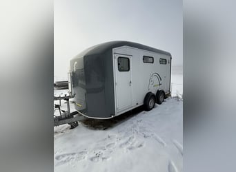 Pferdeanhänger für 4 Pferde 