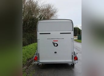 Remolque de carga Debon Roadster 400 – 1300 kg, espacioso, robusto y versátil