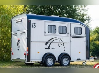 Remolque para caballos Liberté Maxi 3 – con arnés y rampa lateral