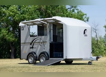 Remolque para caballos Liberté Maxi 3 – con arnés y rampa lateral