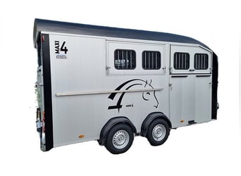 Remolque para caballos Liberté Maxi 4 – con rampa lateral y arnés integrado
