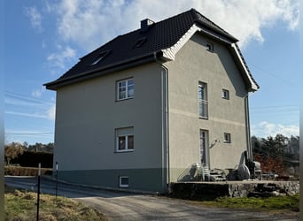 Westerwald! Pferdehof / Pferdezuchtbetrieb mit Top saniertem Wohnhaus und 7 Hektar Land arroundiert!