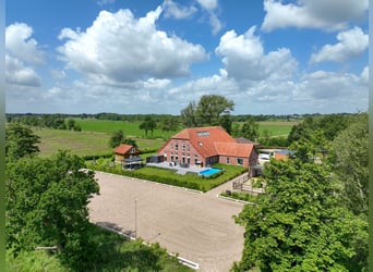 Traumhafte Reitanlage mit exklusivem Wohnhaus, Pferdeställen, Round-Pen, Reitplatz & Weiden in Jade