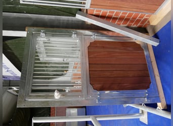 Boxentür mit Holzfüllung