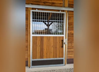 Buy a horse stable – horse boxes, outdoor stables, and stable facilities | Open stall & stable const