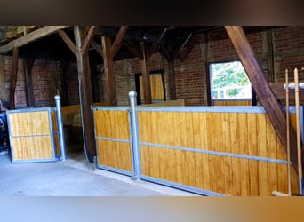Custom-built horse stalls and accessories tailored to your wishes!