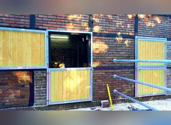 Custom-built horse stalls and accessories tailored to your wishes!