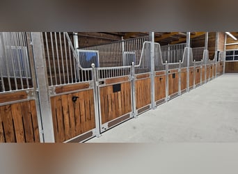 Indoor horse box – stable wall, front panel, and partition wall | complete stables