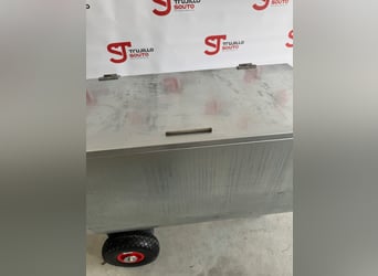 Horse-drawn cart with lid