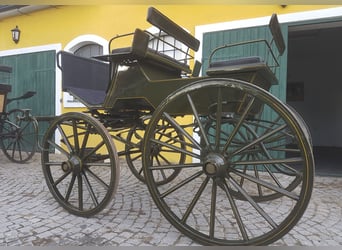 Historischer, ungarischer Jagdwagen im Originalzustand