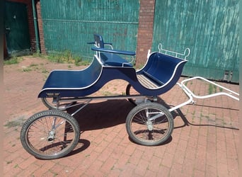 Elegant competition cart, lightweight pony carriage, Concours cart by Roosen-Cars