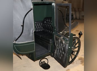 Vis-à-Vis carriage, newly restored, 4-horse team, leather harness and trunk
