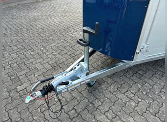 Humbaur Pferdeanhänger Xanthos Aero 2400 2,4t Sattelkammer 100km/h Hecktür Blue Hecktür schwenkbar