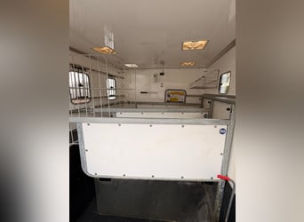 Ifor Williams Eventa LM36CH 3-Axle Horsebox with Living Area – Fully Equipped