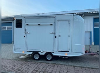 Pferdetransporter Pferdeanhänger DT Trailer Hengst mit Wohnung Wohnabteil mit Dusche 3,5t