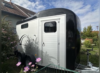 Rental of a large horse trailer Cheval Touring XL