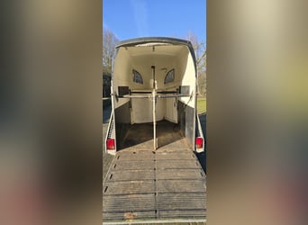 Pferdeanhänger BÖCKMANN – Baujahr 2015 – für 2 Pferde – 1. Hand