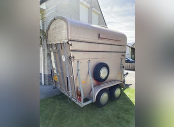 Van Sluis trailer
