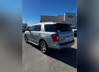 2024 ford expedition XLT 4x2