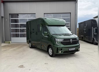 Horse transporter with 5 seats and 2 sleeping berths, automatic transmission, stallion equipment, li