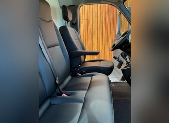Renault Master with MSG Stablehopper multi-purpose body, automatic transmission, 3.5 tons