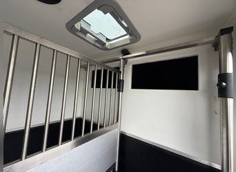 Horse transporter Renault Primero – RESERVED