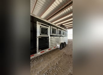 American horse trailer Exiss gooseneck 7408LQ with German registration