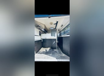 Mercedes Axor 6 Pferde + Wohnung mit Pop out 