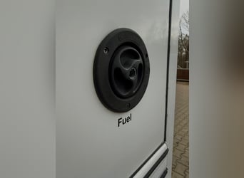 Przyczepa 4 konie + socjal