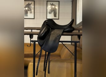 Custom dressage saddle
