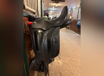 Fairfax Rebecca dressage saddle 17" changeable gullet bar system