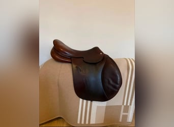 Hermès Cavale II Jumping Saddle – Full Calf Leather, Havana, 17.5”, AL Tree (≈5”)