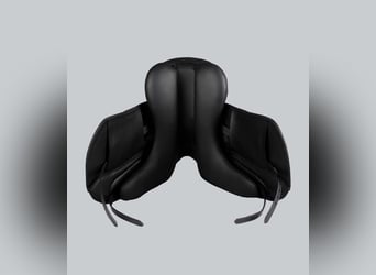 Montpellier Synthetic Dressage Saddle Black