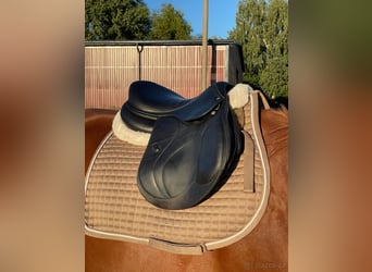 Devocoux Biarritz jumping saddle 