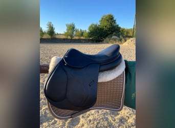 Devocoux Biarritz jumping saddle 