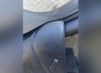 Devocoux Biarritz jumping saddle 