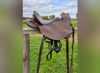 Deuber & Partner Quantum – Short Trekking Saddle, Adjustable Fork, 53 cm