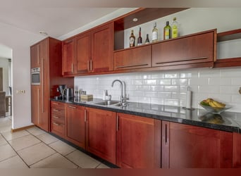 A complete equestrian facility with plenty of opportunities for the (semi)professional horse lover!