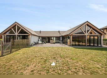 Charmante woning met wijngaard en graslanden op 14.569m² te Wachtebeke | België