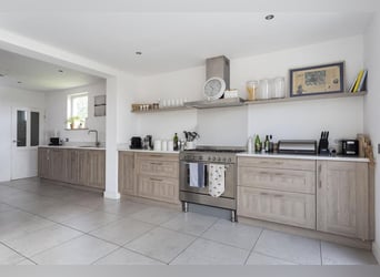Complete equestrian accommodation located on a plot of 2 hectares in the outskirts