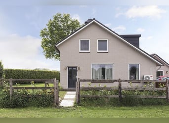 Complete equestrian accommodation located on a plot of 2 hectares in the outskirts