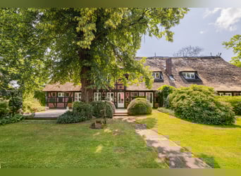 Equestrian farm and exclusive estate located 70 km southeast of Hamburg, with an optional 30 hectare